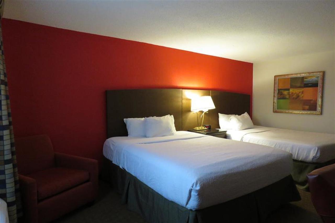 Baymont By Wyndham Ferndale/Royal Oak Hotell Eksteriør bilde