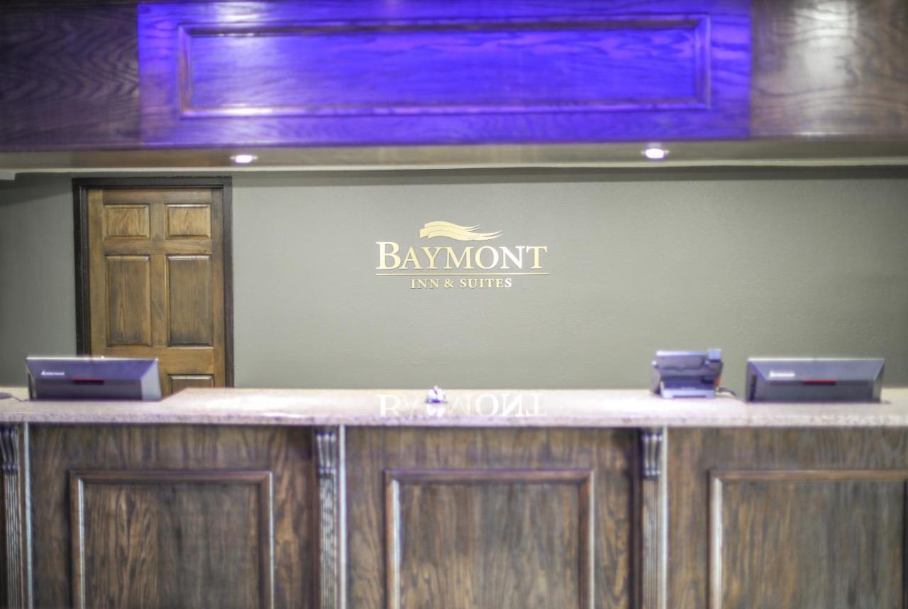 Baymont By Wyndham Ferndale/Royal Oak Hotell Eksteriør bilde