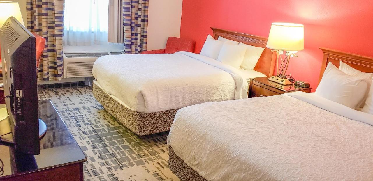 Baymont By Wyndham Ferndale/Royal Oak Hotell Eksteriør bilde